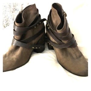 Ankle boots with attitude!